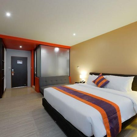 Studio Asoke Бангкок Екстер'єр фото