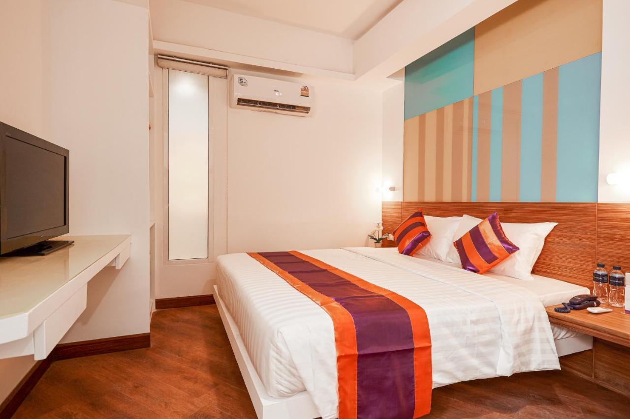 Studio Asoke Бангкок Екстер'єр фото