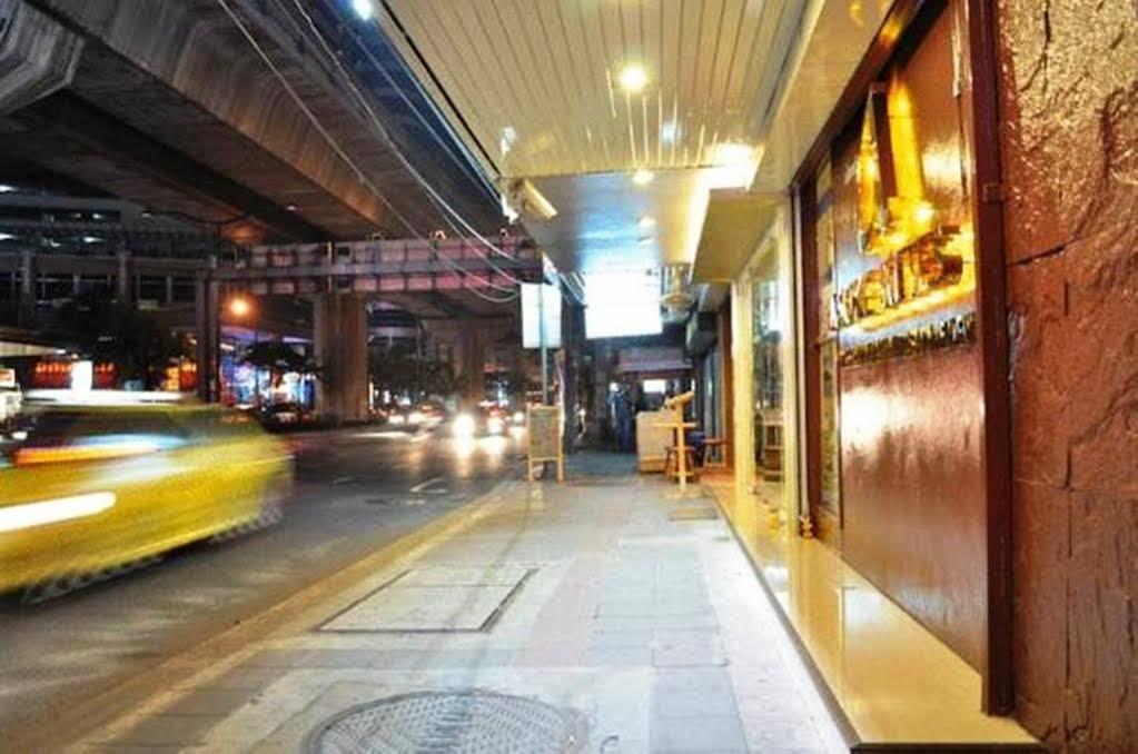 Studio Asoke Бангкок Екстер'єр фото