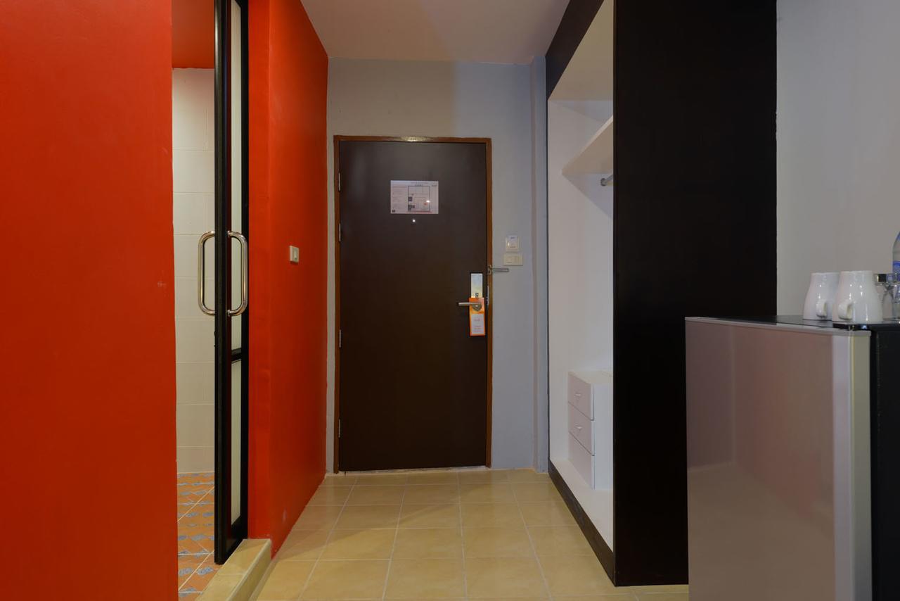 Studio Asoke Бангкок Екстер'єр фото